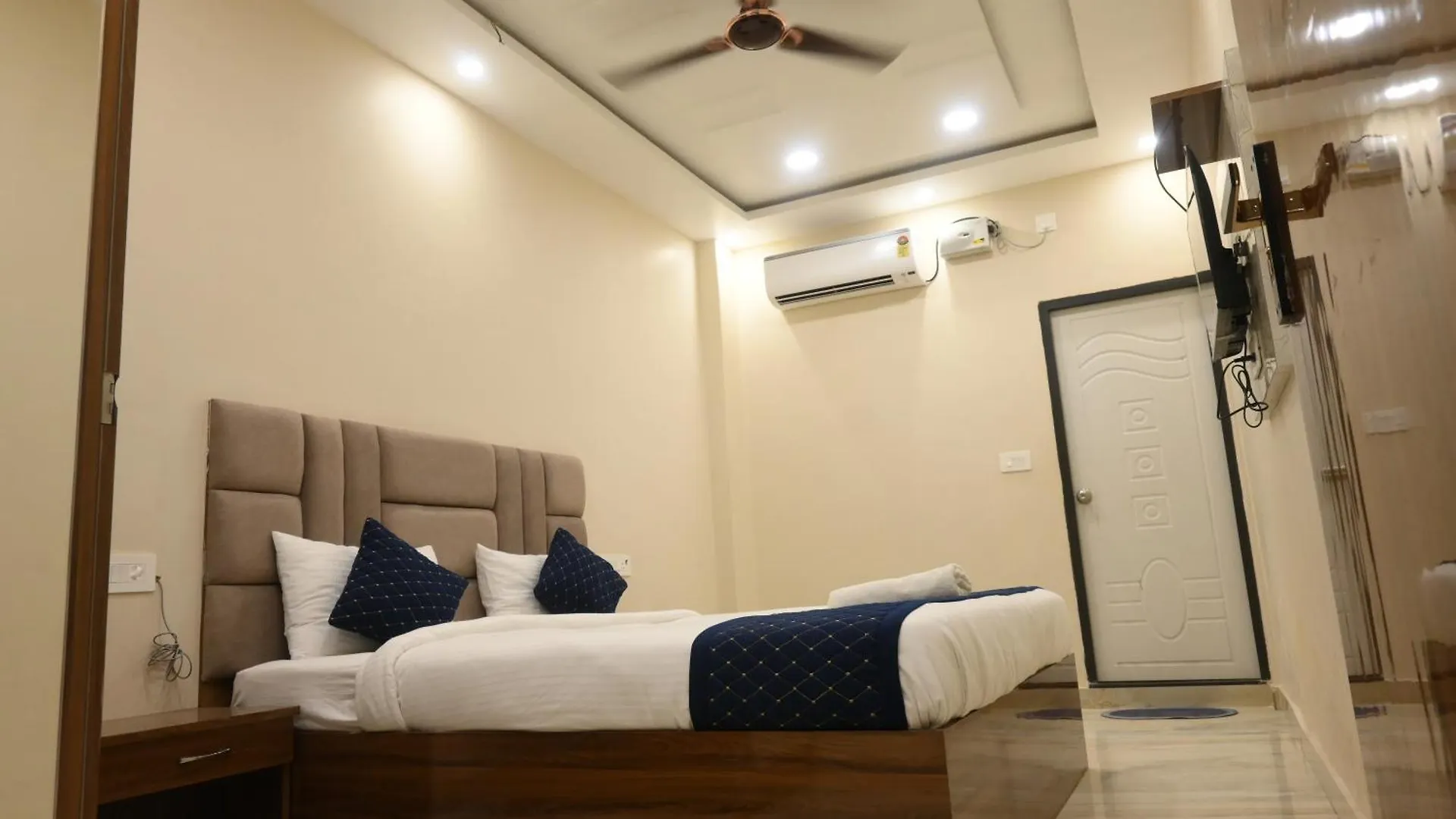Shree Hari Niwas P Guest House Váránaszi Szálloda